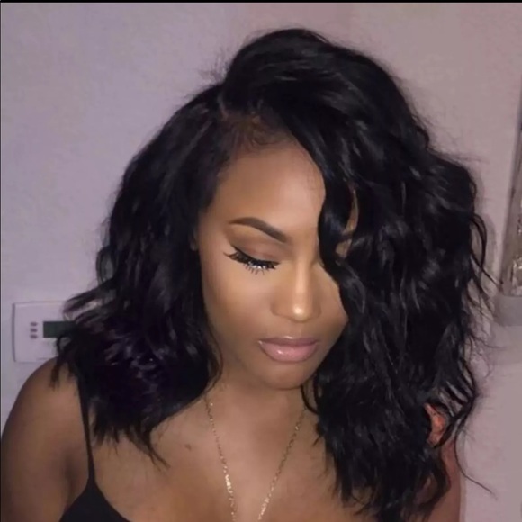 Short Wavy Bob Lace Front Wig - Picture 2 of 2